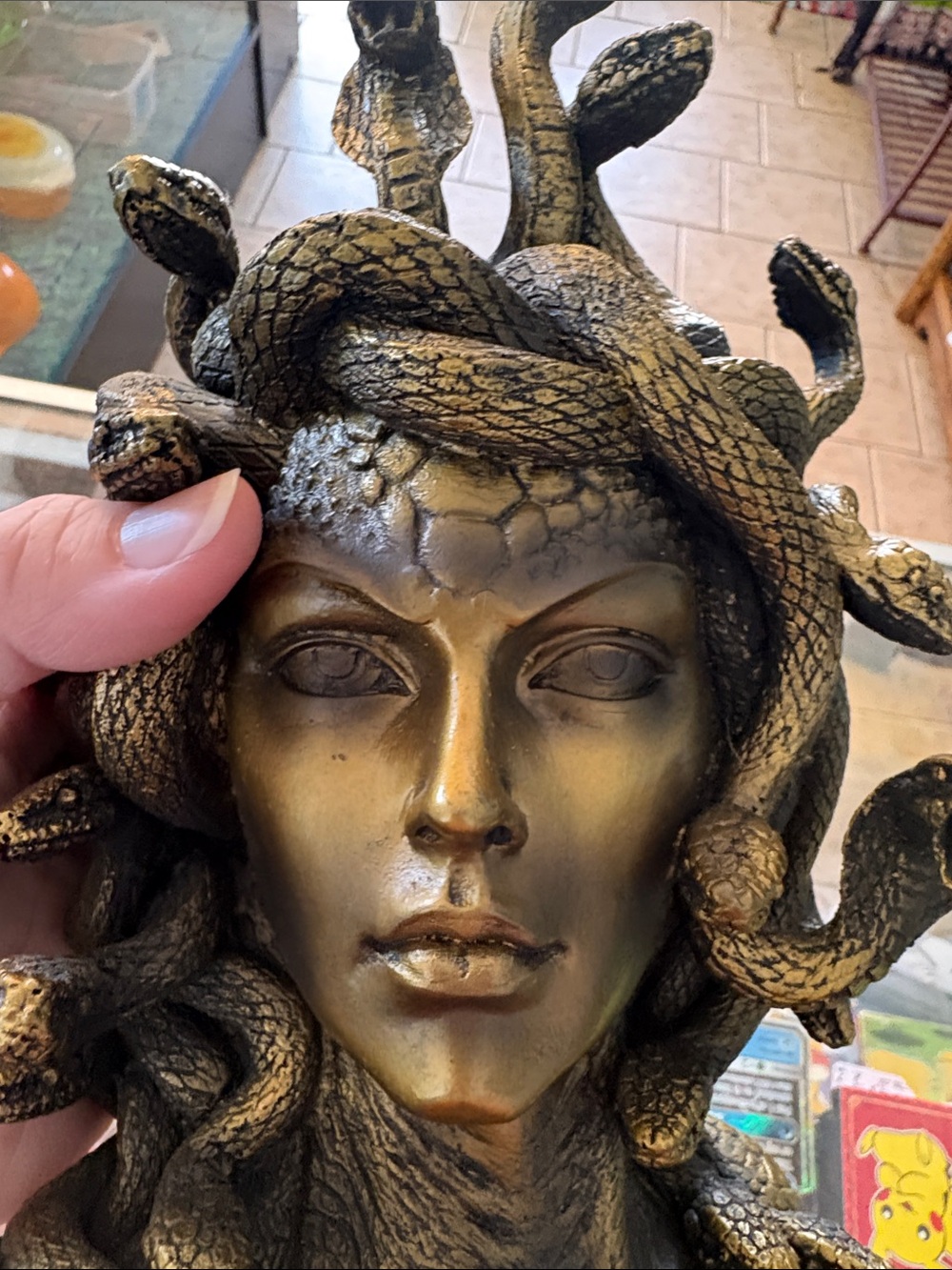 Medusa bust. - Picture 7 of 8